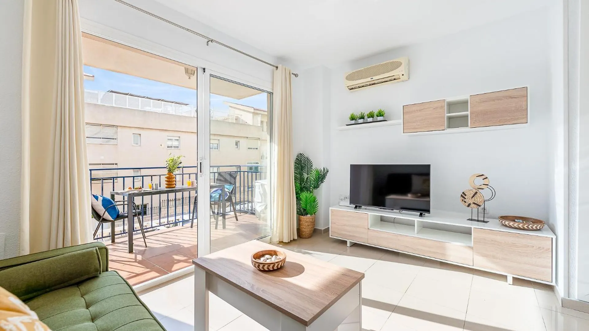 797 Holiday Rentals - Acogedor Estudio En Torrequebrada Benalmadena